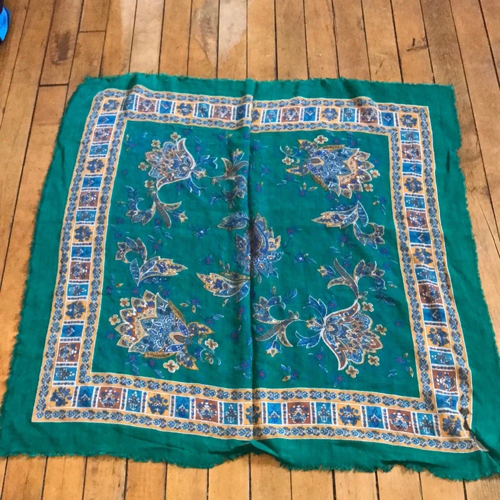 Ventez Green Floral‎ Scarf